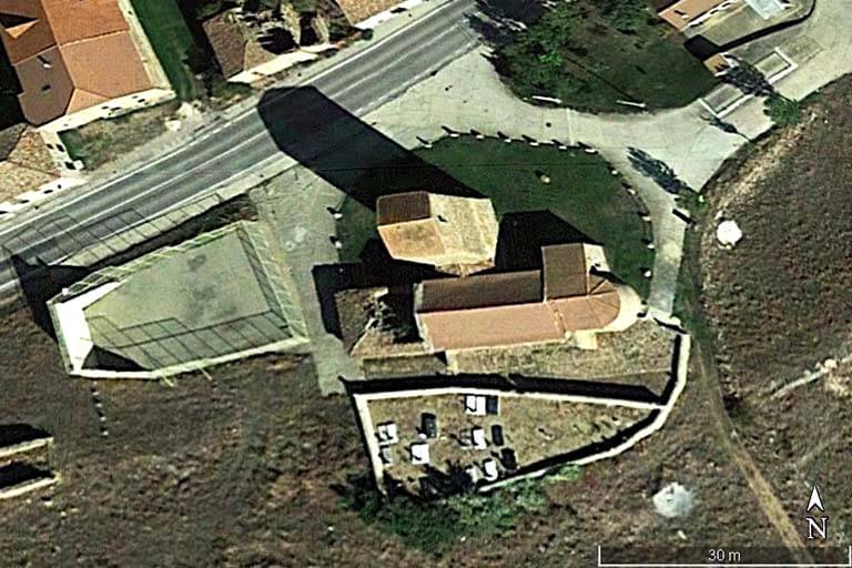 Iglesia de San Juan Bautista. Aldealpozo, Soria (Google earth 2021-08-07)