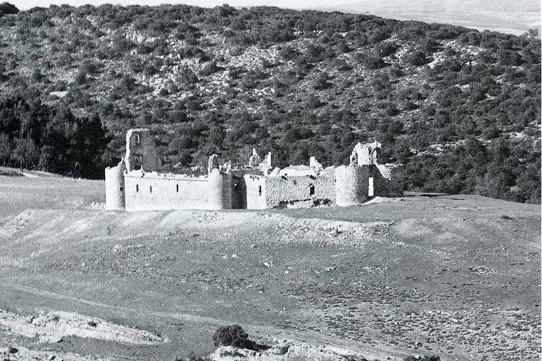 Castillo El Castillejo, Saelices, Cuenca (foto-Cooper fig 795, v III, año1966)