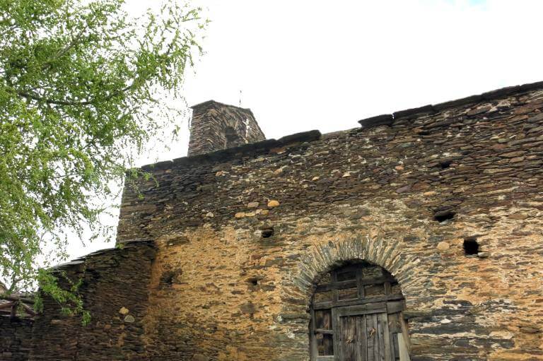 Pueblos de arquitectura negra de Guadalajara