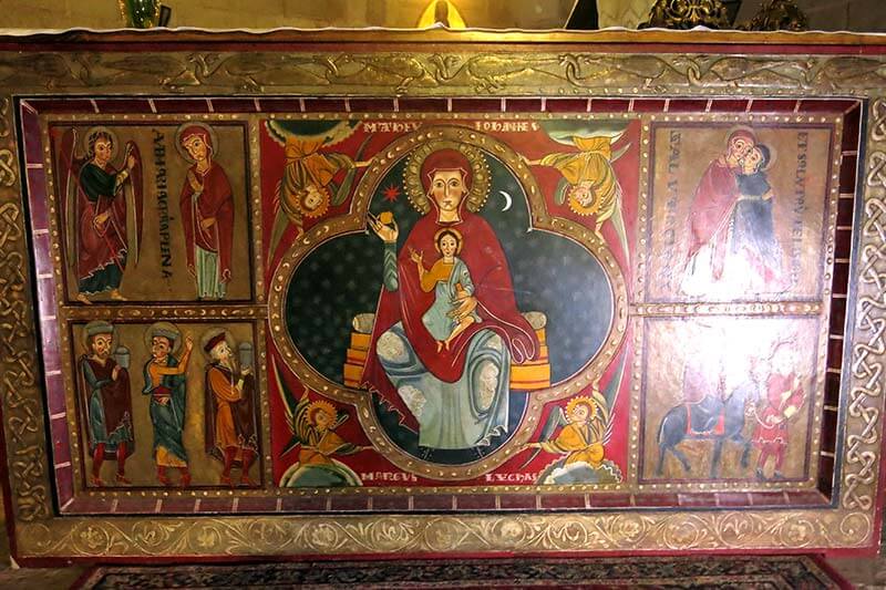 Monestir de Santa Maria de Lluça altar