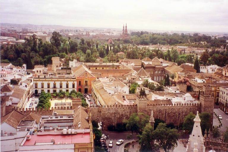 El Alcazar de Sevilla desde la Giralda