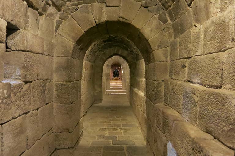Monasterio de Leyre, Tunel de San Virila