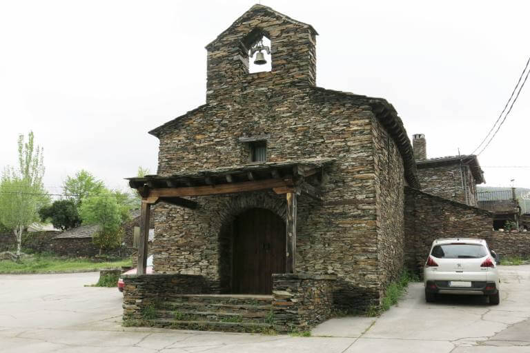 Pueblos de arquitectura negra de Guadalajara