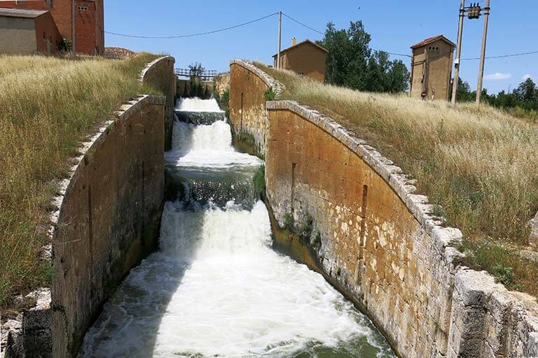 Canal de Castilla. Esclusas de El Serrón 25, 26, 27