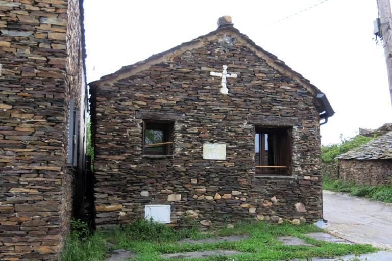 Pueblos de arquitectura negra de Guadalajara