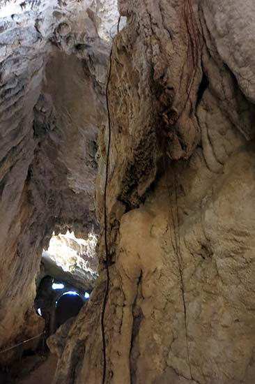 Cuevas de Ikaburua, Urdax