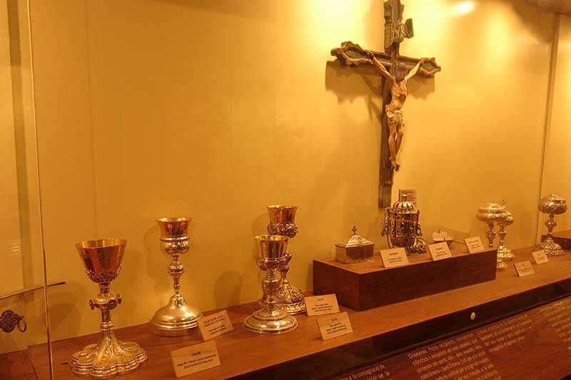 Monestir de Santa Maria de Lluça Objetos liturgicos