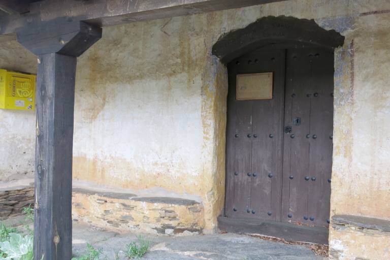 Pueblos de arquitectura negra de Guadalajara