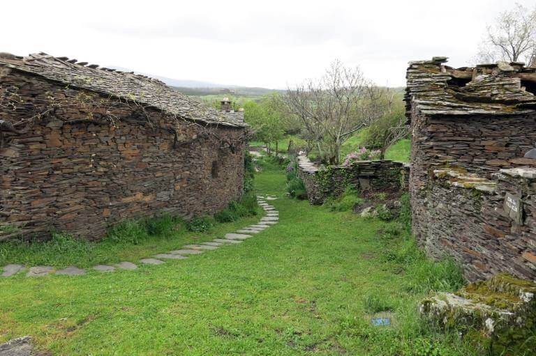 Pueblos de arquitectura negra de Guadalajara