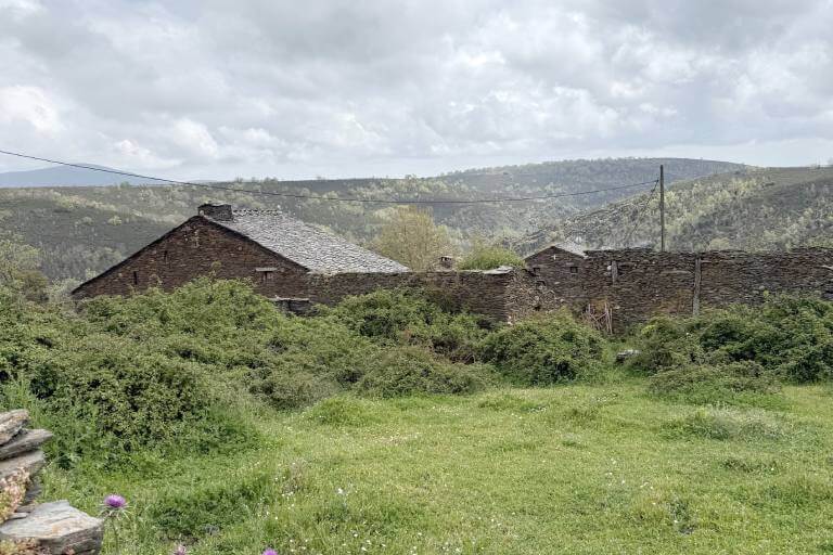 Pueblos de arquitectura negra de Guadalajara