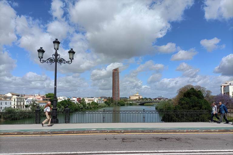 Sevilla desde el Puente de Triana