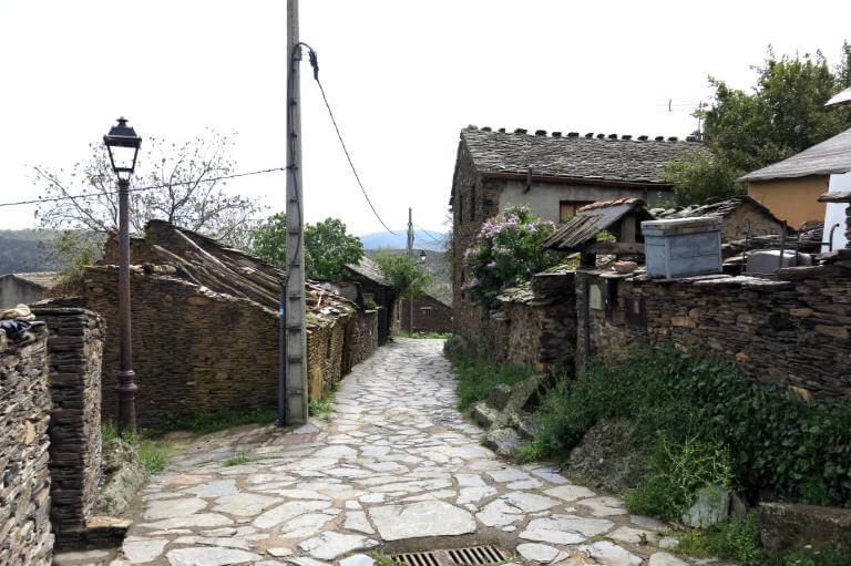 Pueblos de arquitectura negra de Guadalajara