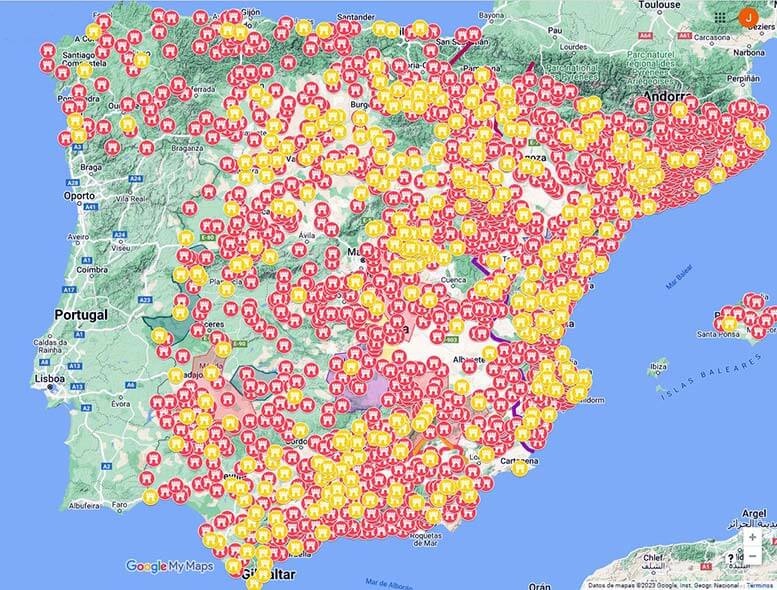 Castillos.-XII-XIII.-En-amarillo-castillos-con-cerca-(Elaborado-sobre-Google-My-Maps)